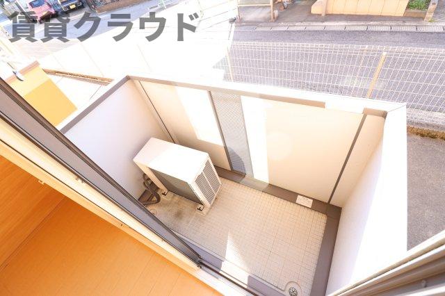 バルコニー　バルコニー付きのしっかり光が取り込める洋室です！