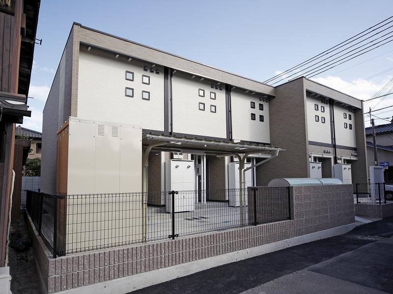山陽電鉄本線 山陽姫路駅 バス乗車時間：31分 最寄りバス停で下車 徒歩3分 築18年