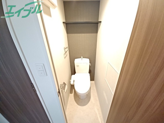 トイレ　同物件反転対タイプ