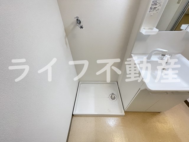 洗面設備　ゆったりとスペースのある洗面所