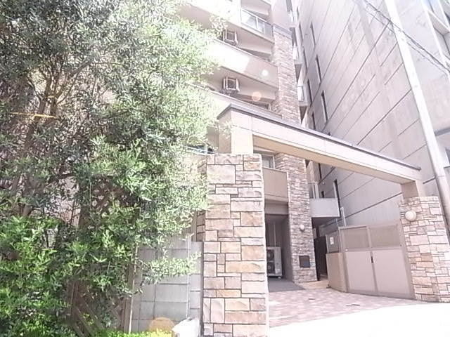 エントランス　建物外観