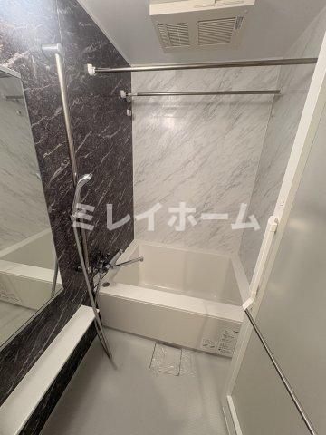 バス・シャワールーム　同建物内、別のお部屋の参考写真になります。
