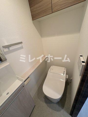 トイレ　同建物内、別のお部屋の参考写真になります。
