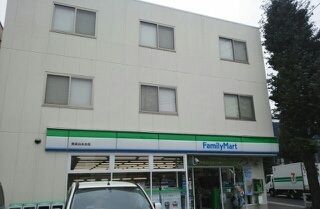 コンビニ　ファミリーマート（コンビニ）まで300m