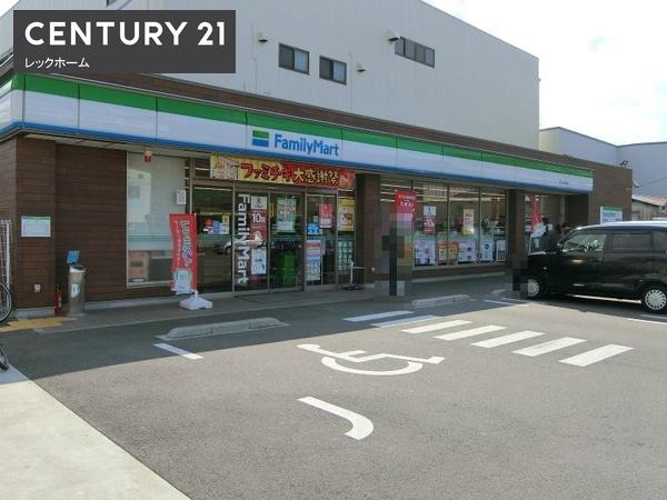 コンビニ　ファミリーマート東大阪加納店（コンビニ）まで193m
