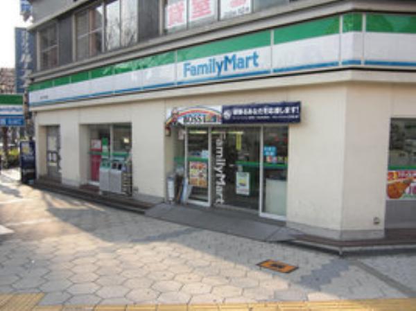 コンビニ　ファミリーマート谷九駅前店（コンビニ）まで200m