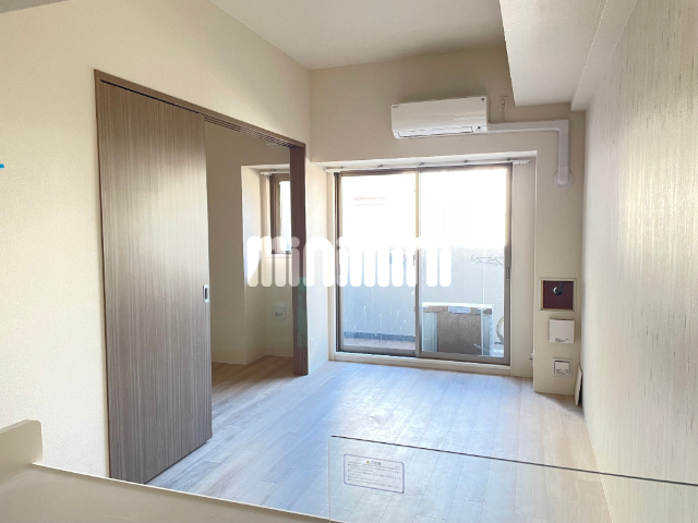 居室・リビング　同タイプの部屋の写真です
