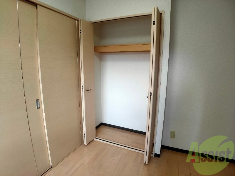 収納　クローゼットは奥行きもあり、荷物が多い方でも安心です。