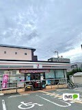 コンビニ　セブンイレブン大阪諏訪３丁目店（コンビニ）まで550m