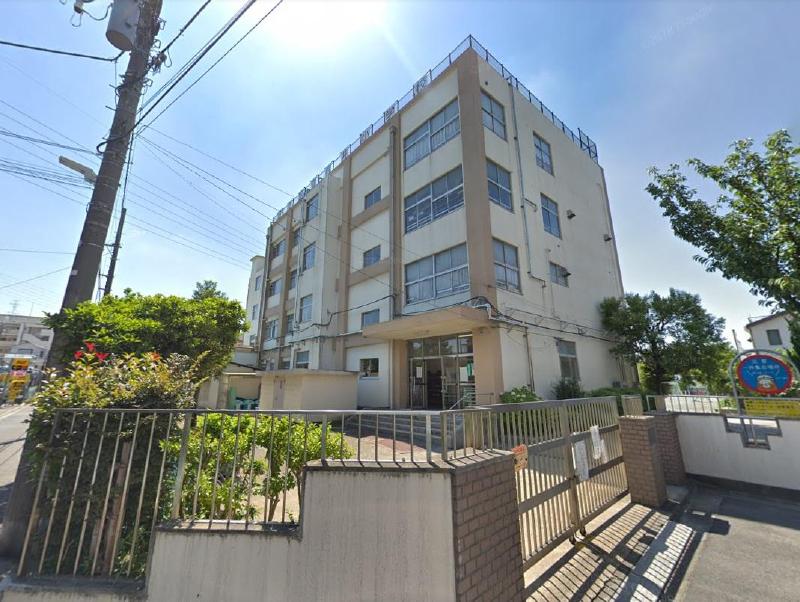 小学校　足立区立青井小学校（小学校）まで300m