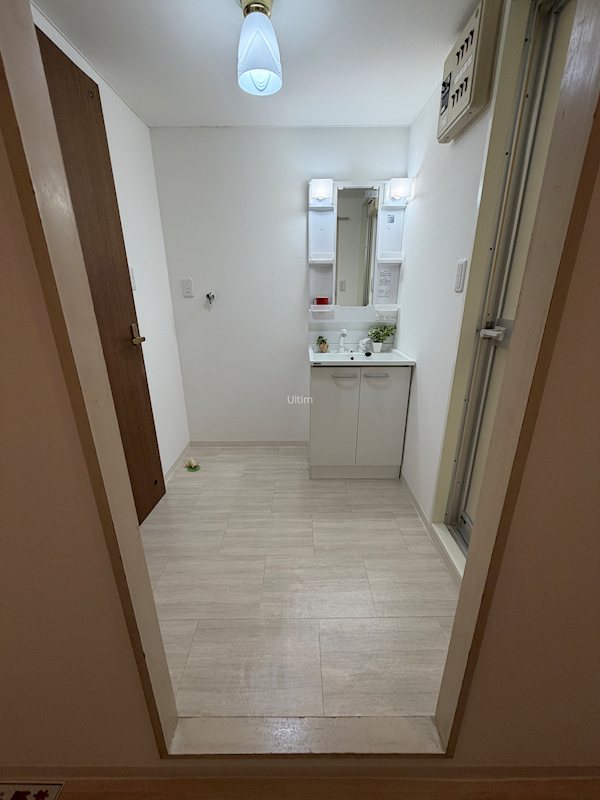 洗面設備　※同タイプの他のお部屋です