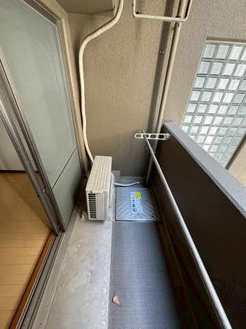 バルコニー　外からの目が気にならないバルコニーで洗濯物が干せます