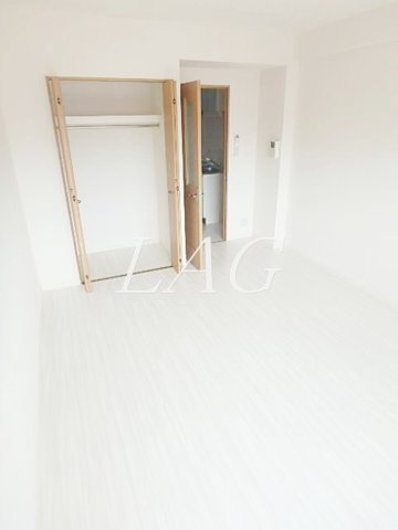 居室・リビング　洋室のお部屋です。
