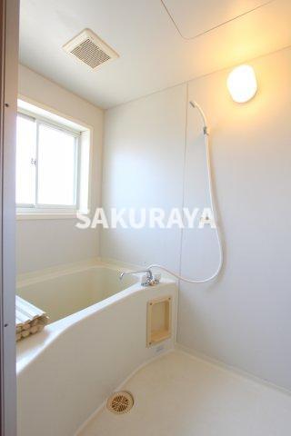 バス・シャワールーム　現況と異なる場合があります。