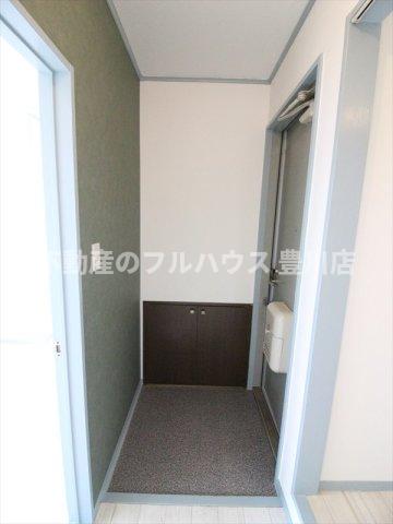玄関　写真は別室