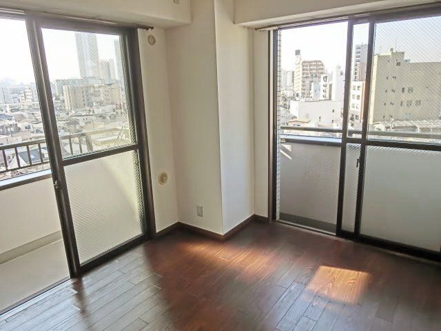 その他部屋・スペース　★洋室約5.7帖部屋　2面採光★