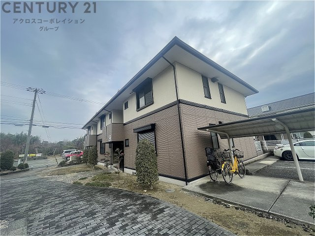 建物外観　敷地内に駐車場あります！