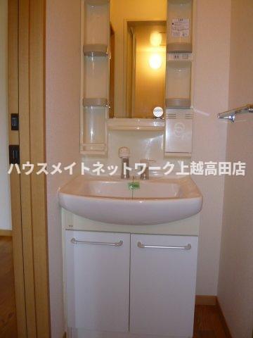 洗面設備　洗髪洗面化粧台（参考同型103号室室内写真）
