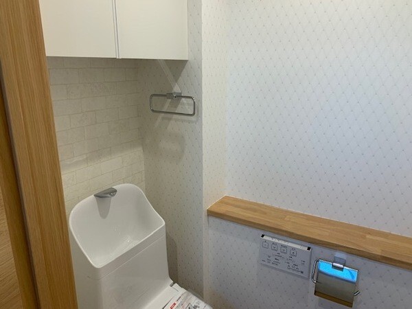 相鉄本線 二俣川駅 徒歩4分 3階建 築6年のトイレ写真