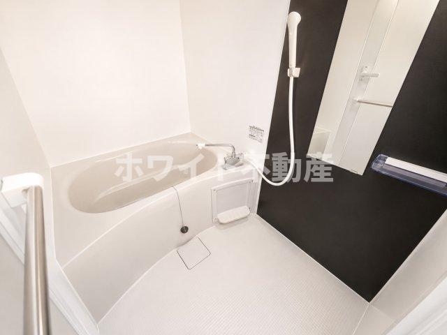 地下鉄千日前線 今里駅 徒歩7分 10階建 築2年の風呂写真