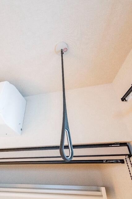 その他設備　室内物干し付き