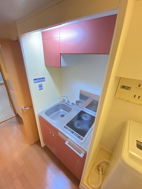 キッチン　コンパクトなキッチンで掃除もラクラク
