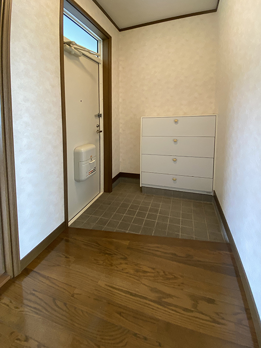 居室・リビング　玄関