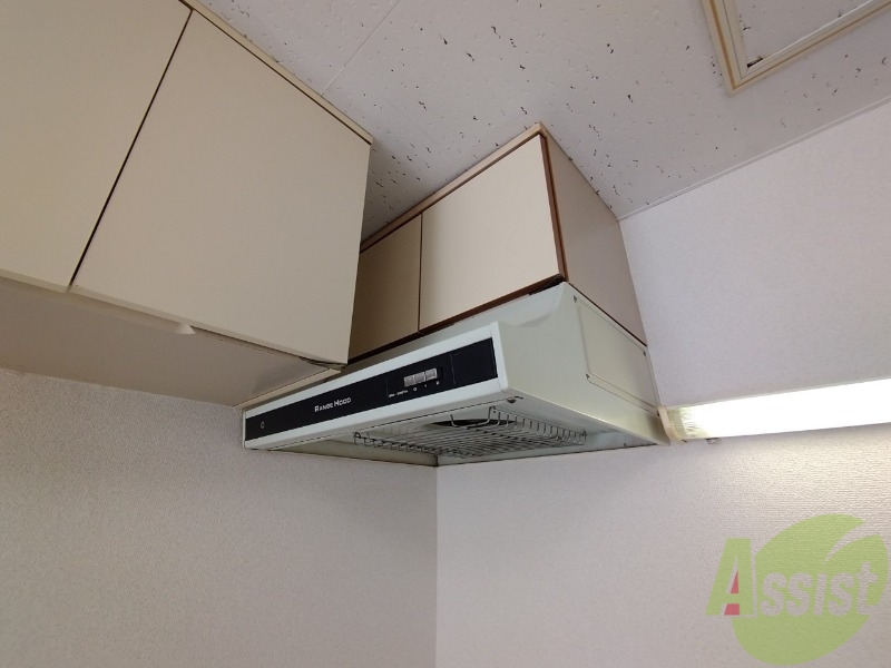 その他設備　キッチンは換気扇もきちんとあるので安心です。