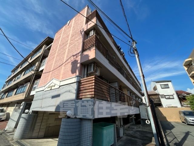 堺市北区奥本町のマンションの建物外観