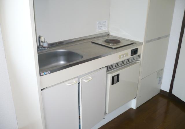 キッチン　ＩＨコンロ、ミニ冷蔵庫付に交換します。