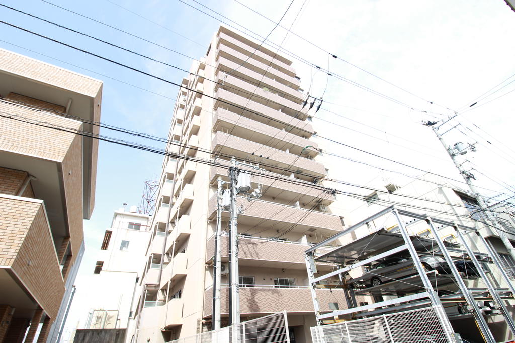 【徳島市仲之町のマンションの建物外観】