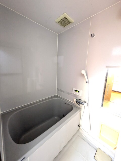 バス・シャワールーム　☆経済的な追焚機能付バス☆