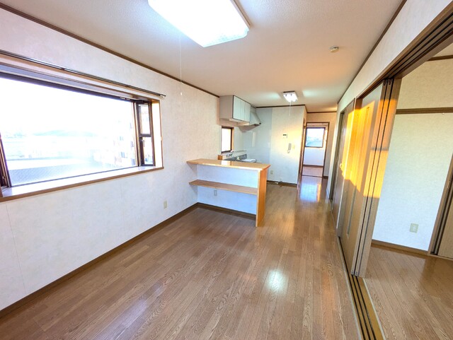 居室・リビング　☆２面採光のリビング☆