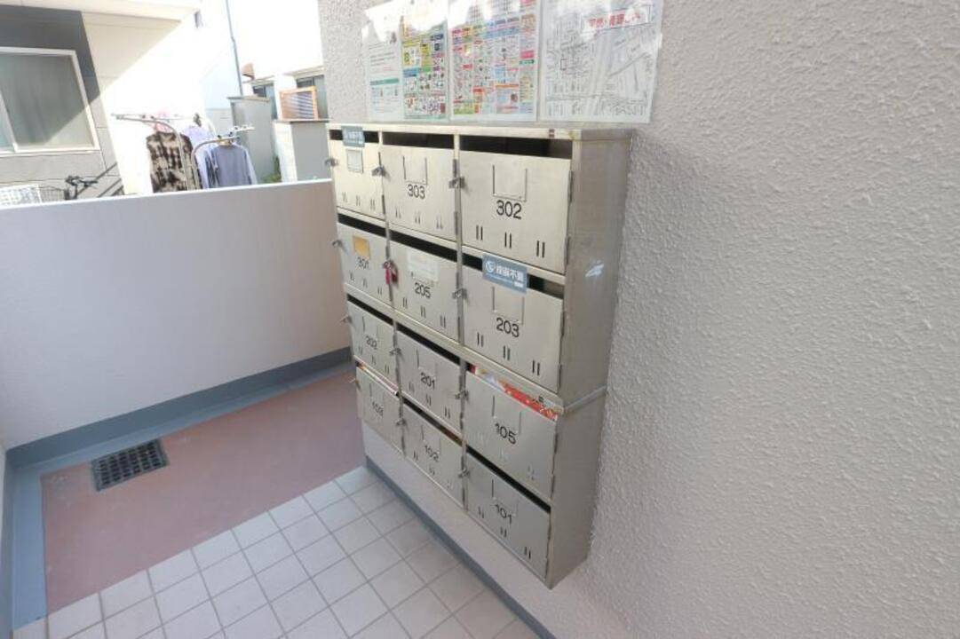 エントランス　メールBOX