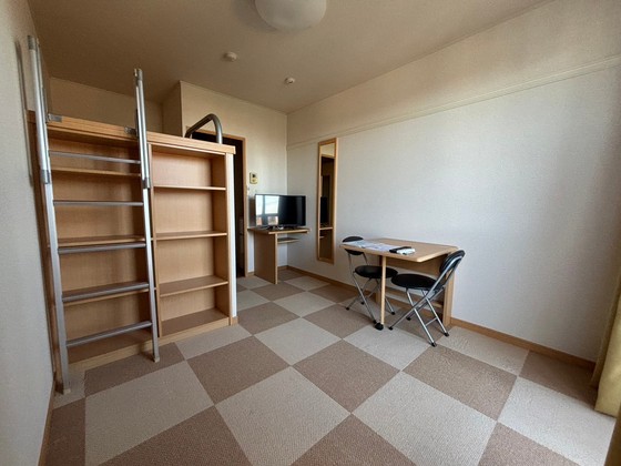 居室・リビング　※別号室の写真です