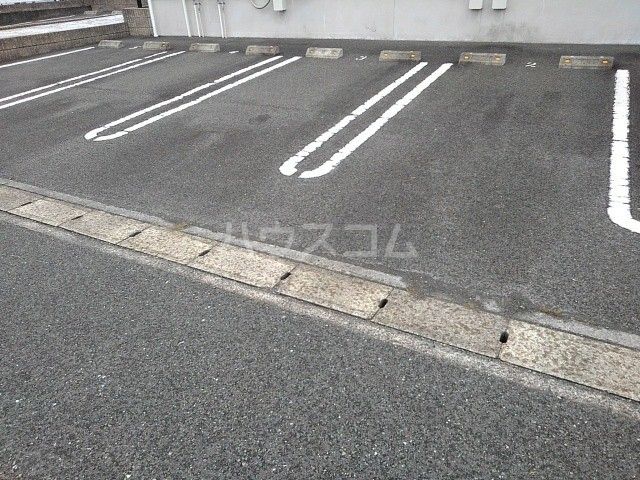 【掛川市平野のアパートの駐車場】