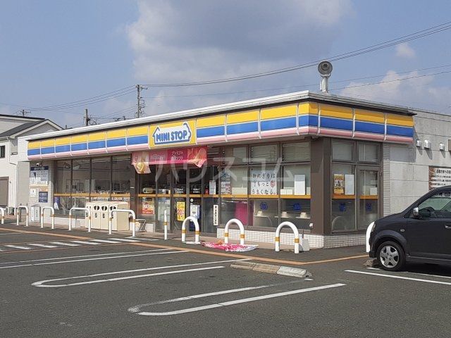 【豊川市住吉町のアパートのコンビニ】