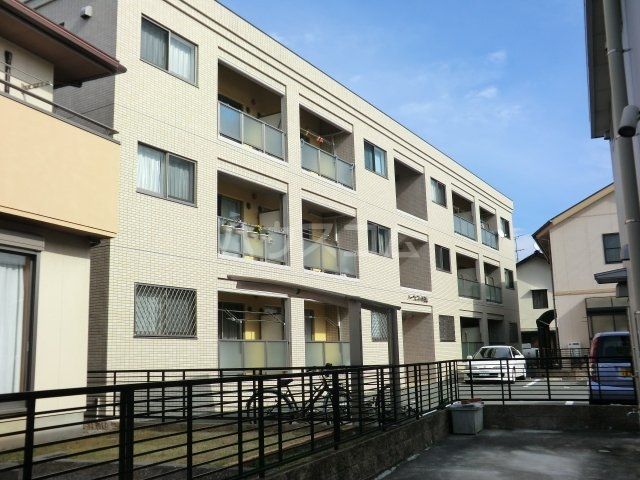浜松市中央区半田山のマンションの建物外観