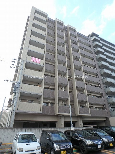 福岡市博多区築港本町のマンションの建物外観