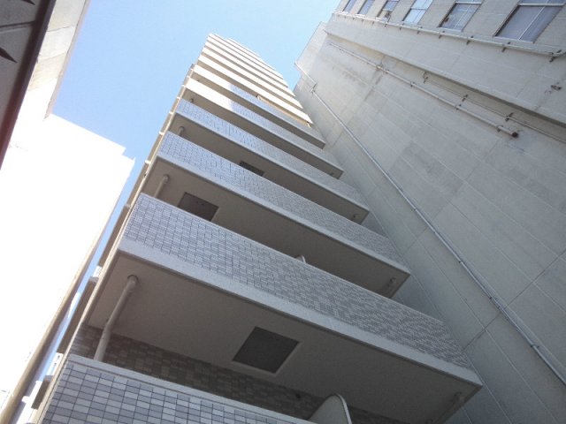 【エスリード四条河原町の建物外観】