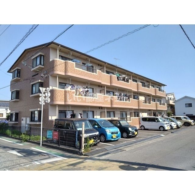 【静岡市駿河区石田のマンションの建物外観】