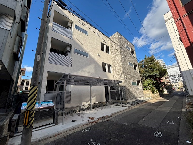 建物外観　防犯カメラ付き