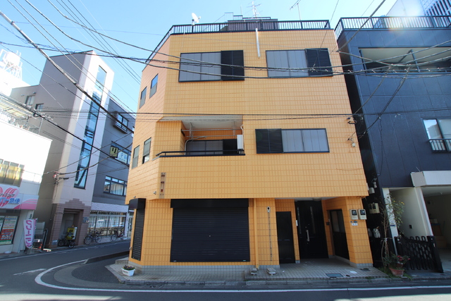 朝霞市本町のマンションの建物外観