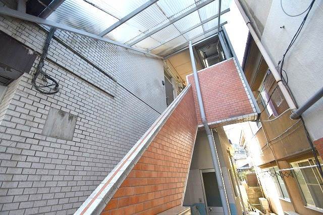 【広島市西区己斐本町のマンションの建物外観】