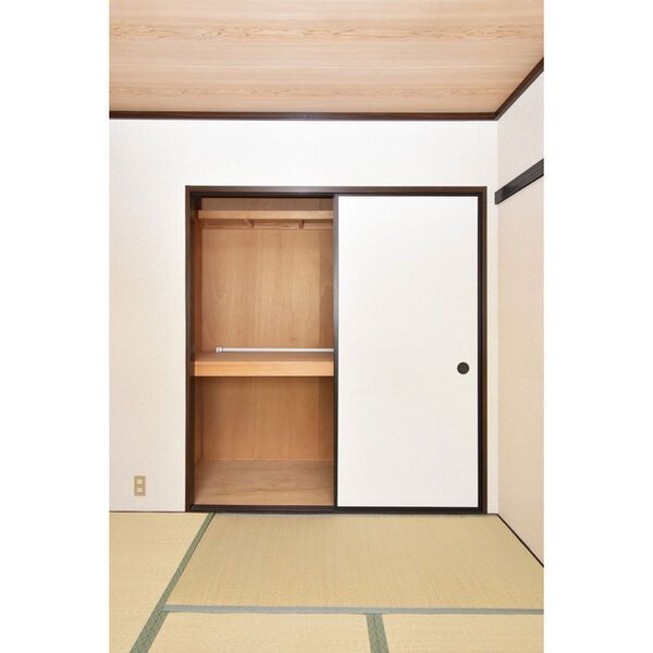 【伊丹市野間のアパートの収納】