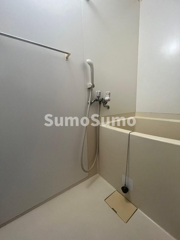 バス・シャワールーム　コンパクトで使いやすいお風呂です