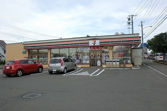 【札幌市豊平区西岡四条のマンションのコンビニ】