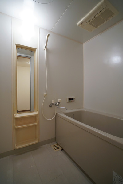 バス・シャワールーム　同じ建物の別のお部屋