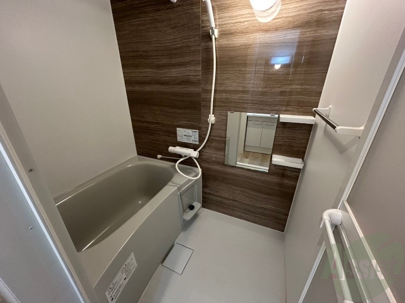 バス・シャワールーム　お風呂になります。一日の疲れを癒してくださいね。