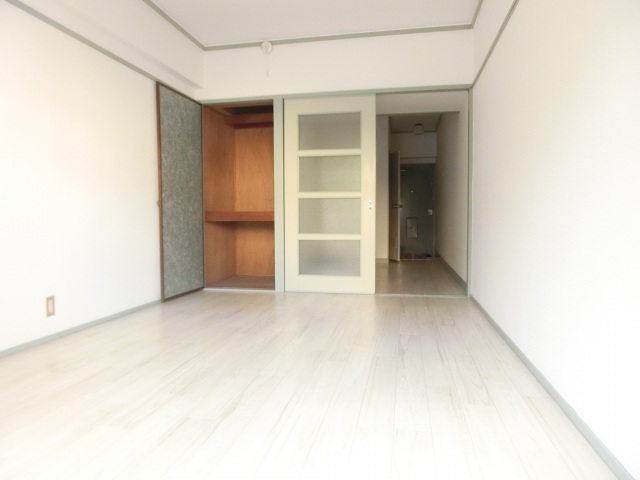 居室・リビング　同物件別室のお写真です